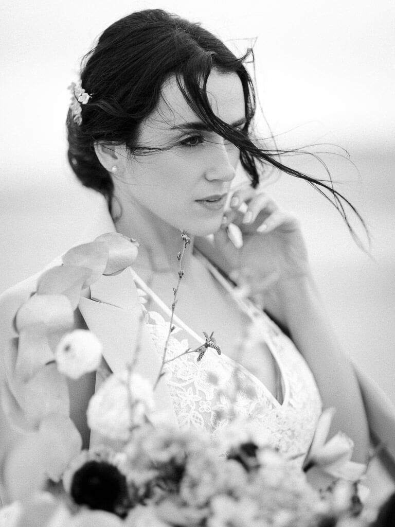 Bride in the wind - Wedding Photographer Porto