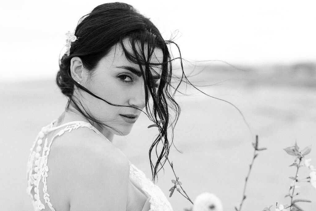 Braut im Wind - Hochzeitsfotograf Porto