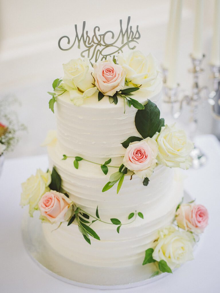 Hochzeitstorte weiss, rosa Blüten - Hochzeit Würzburg