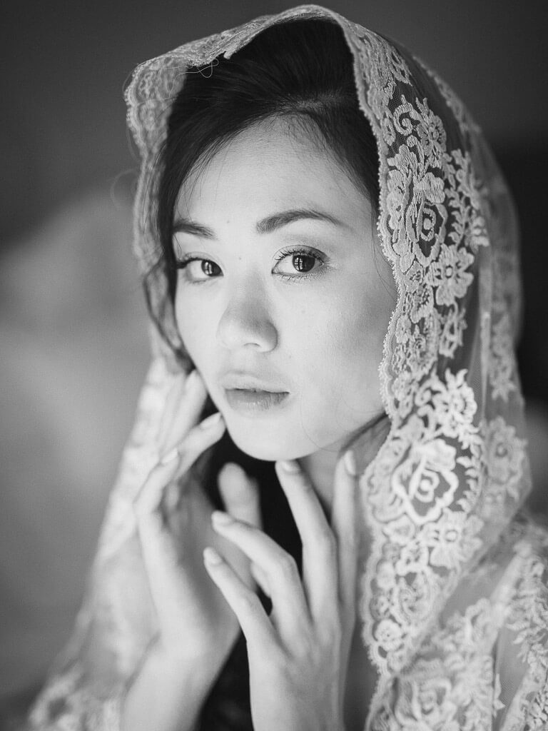 Bridal Boudoir Posen mit Schleier