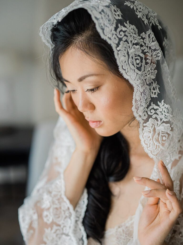 Bridal Boudoir Posen mit Schleier