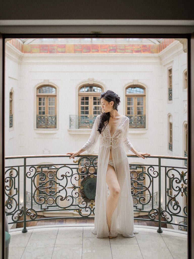 Braut auf dem Balkon - Bridal Boudoir Dresden