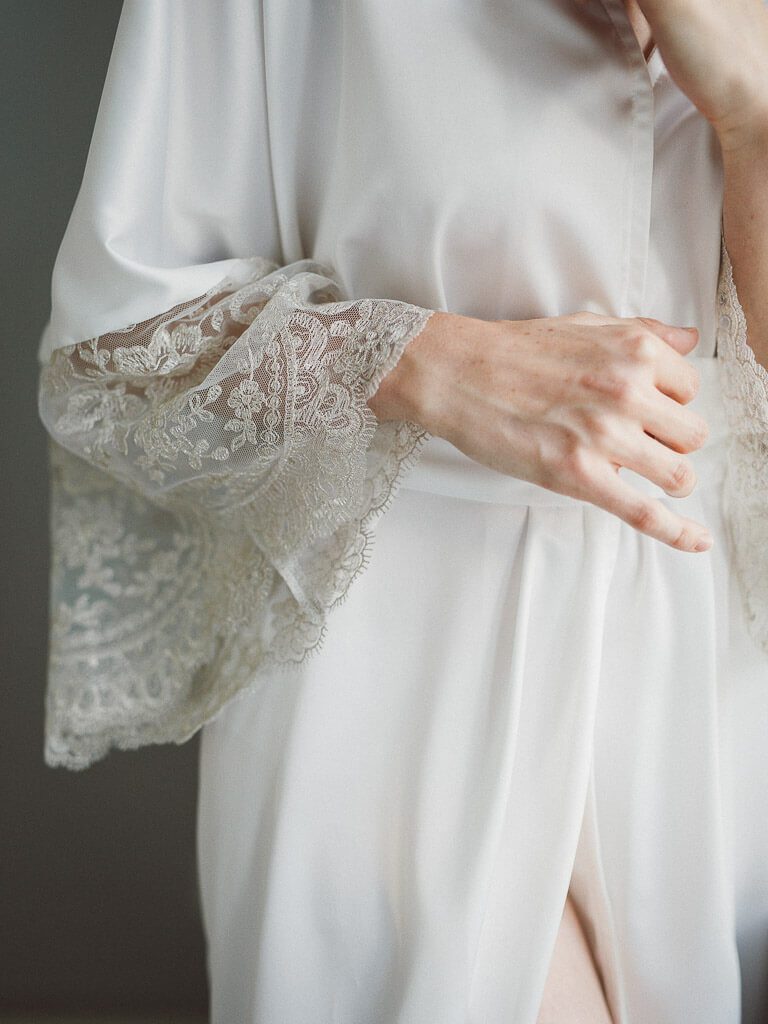 Mogenmantel Seide Spitze - Bridal Boudoir Leipzig