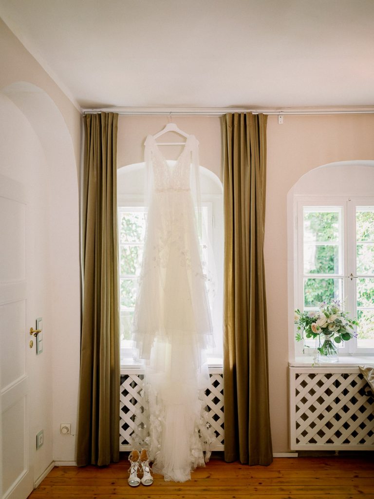 Brautkleid - Hochzeit Villa Sorgenfrei