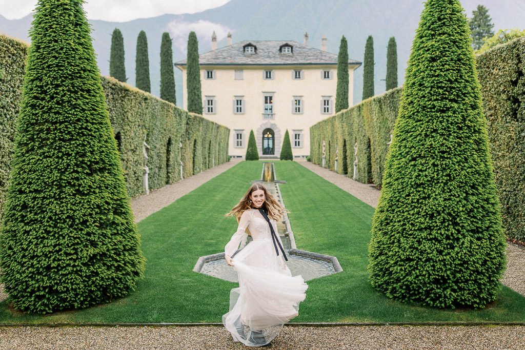 Hochzeit Villa Balbiano - Braut im Garten