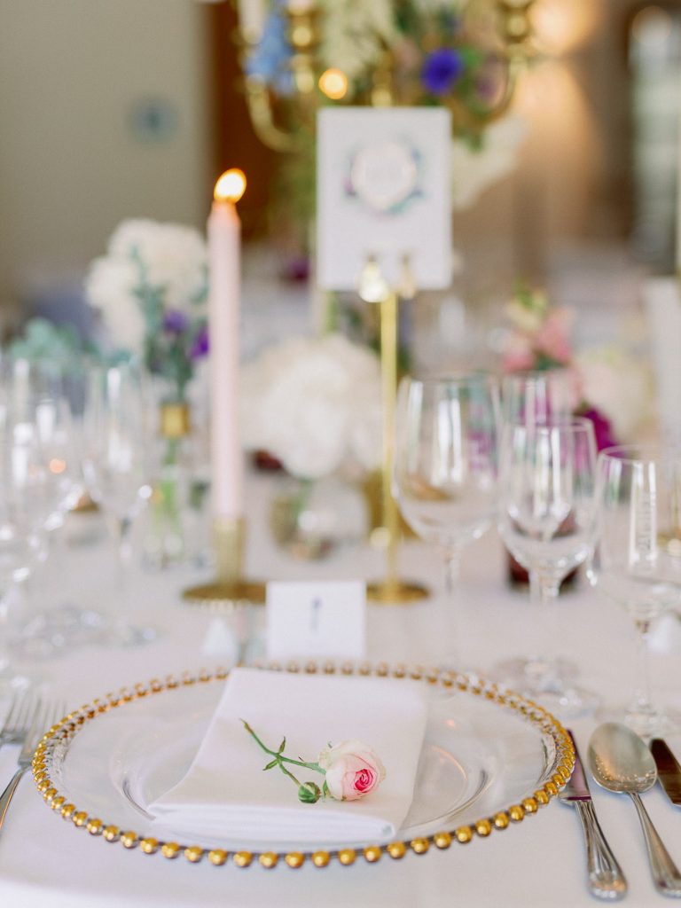 Hochzeitstisch Teller gold, Schloss Wackerbarth Hochzeit