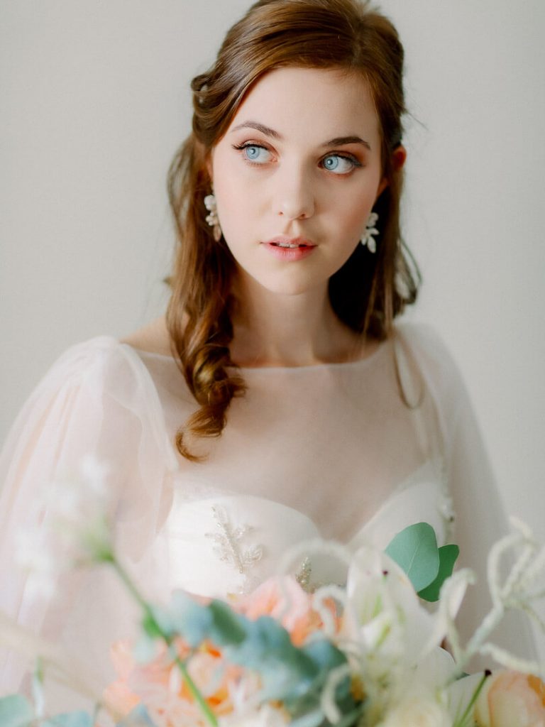 Boudoir Shooting in Peach & Mint - Fine Art Boudoir