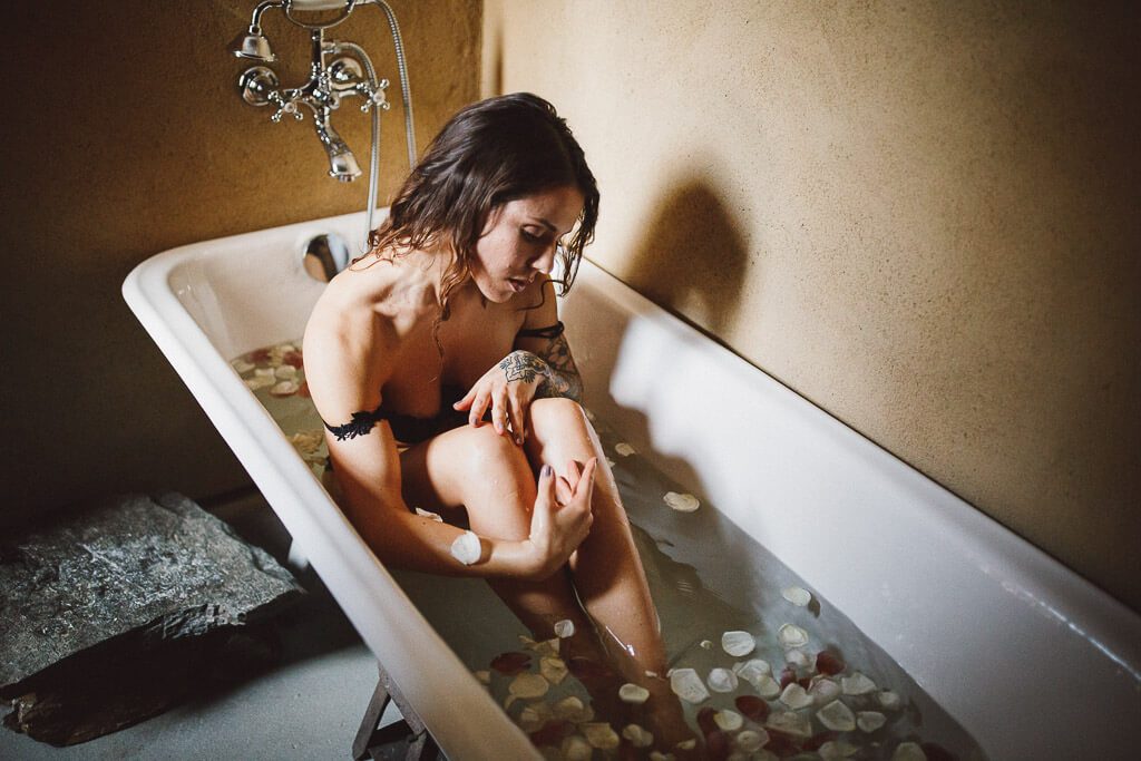 Frau in der Badewanne - Couple Boudoir Leipzig