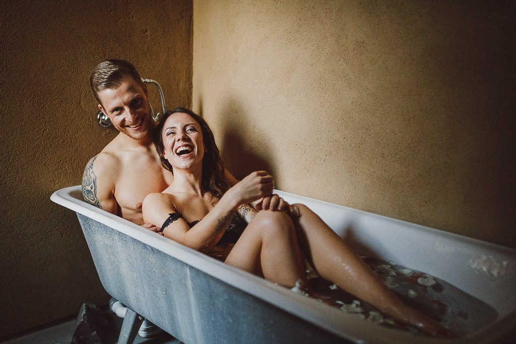 Lustige Paarfotos - Couple Boudoir Mila Flad