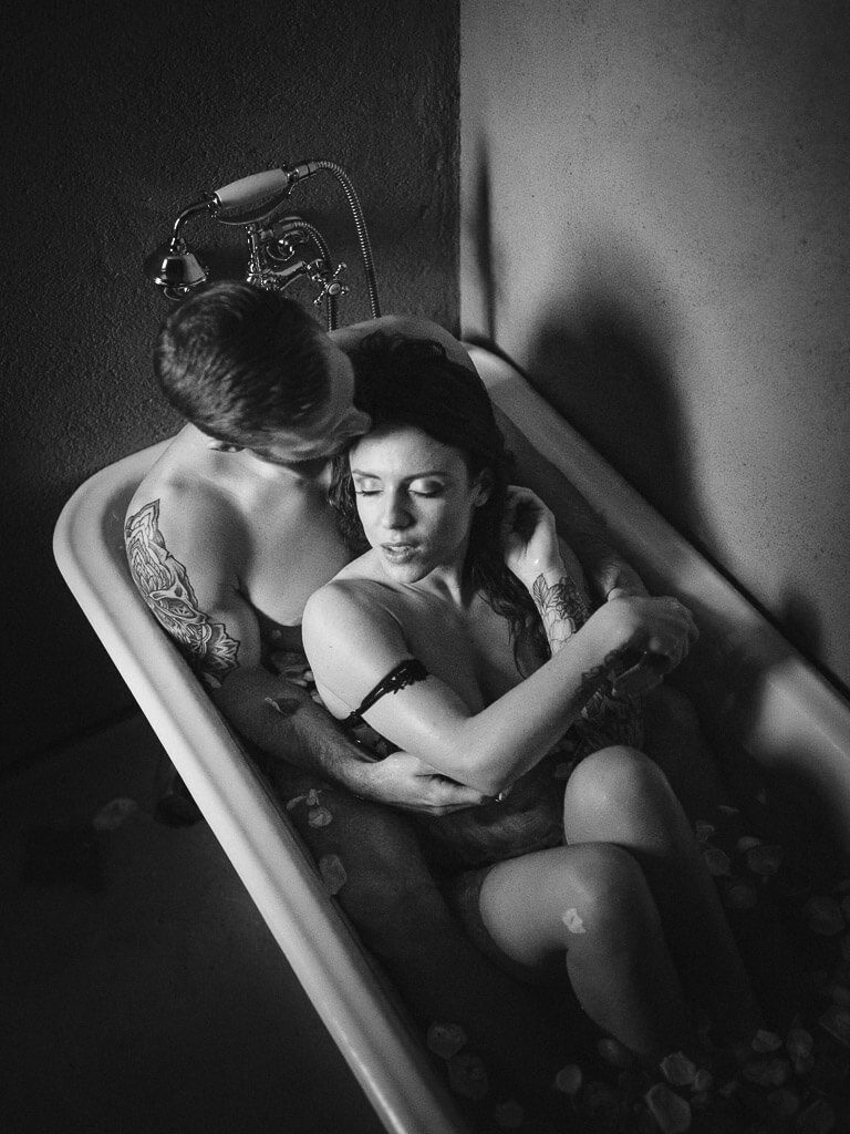 Fotos in der Badewanne - Couple Boudoir Mila Flad
