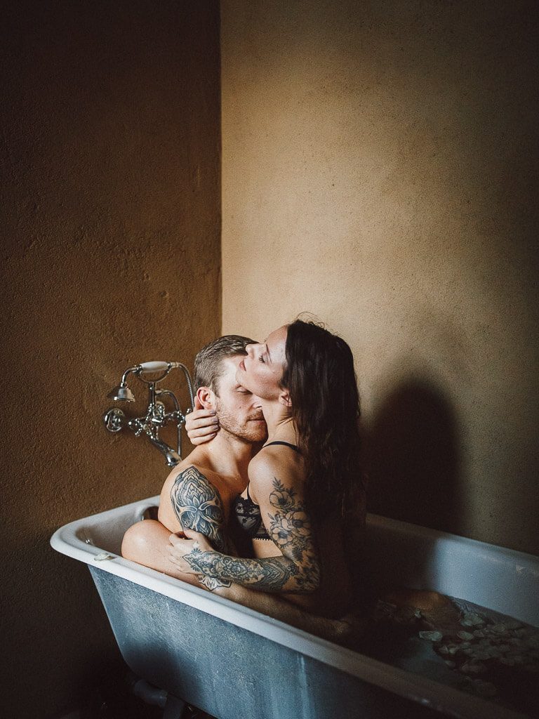 Fotos in der Badewanne - Couple Boudoir Mila Flad