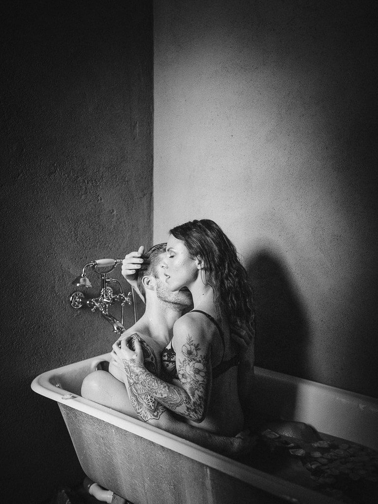 Boudoir Posen in der Badewanne - Fotografin Mila Flad