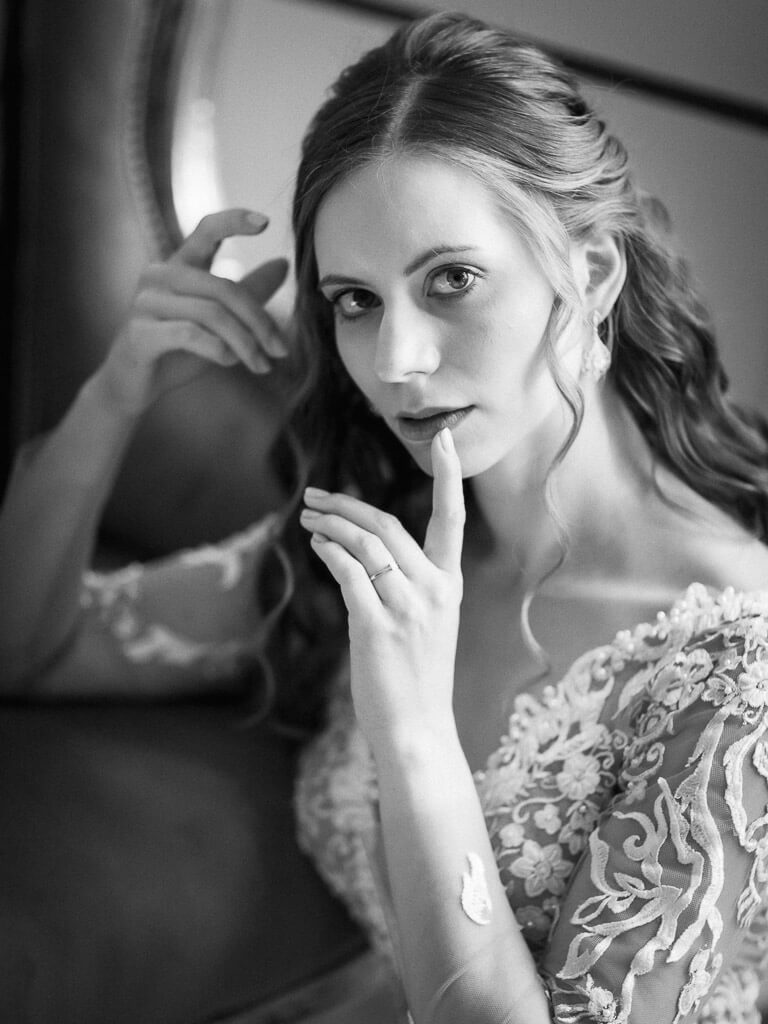 Romantische Braut mit offenen Haaren - Hochzeit Schloss Machern