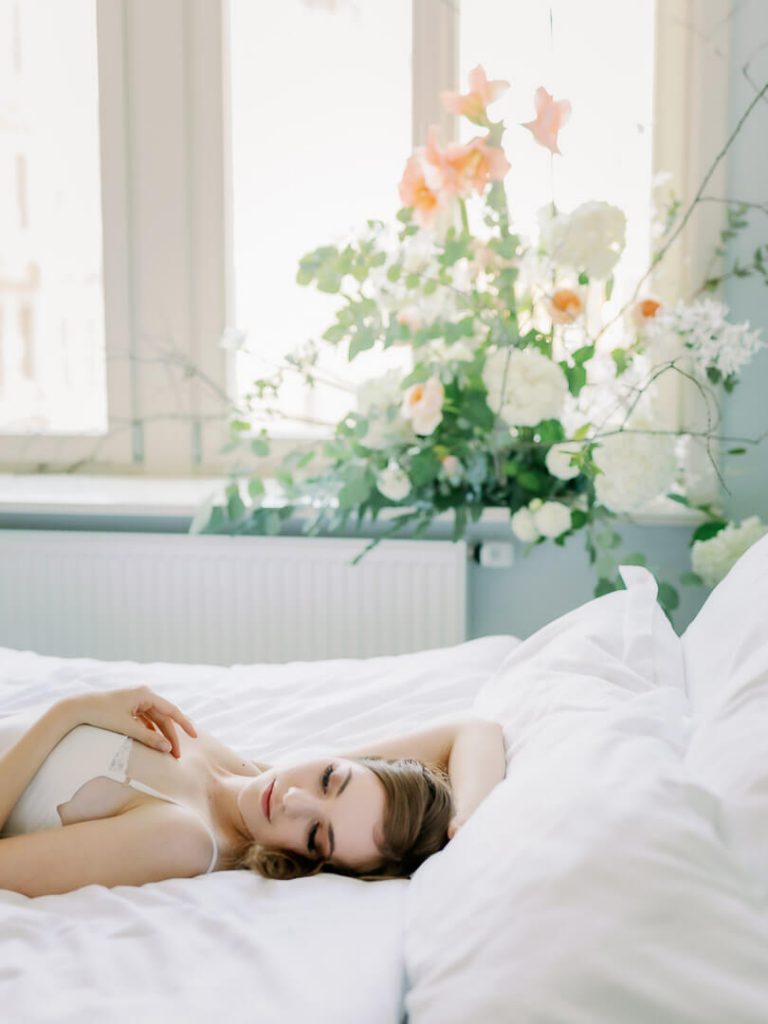 Bridal Boudoir Bett - Fine Art Boudoir