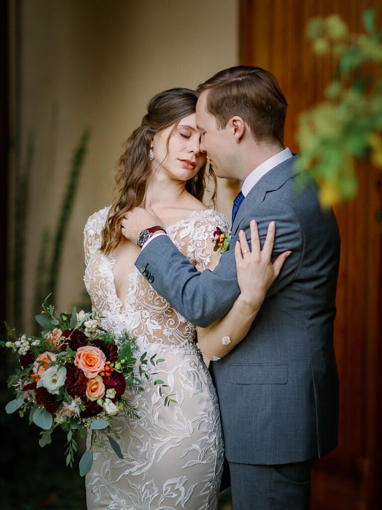 Brautpaar beim Fotoshooting - Hochzeit Schloss Machern