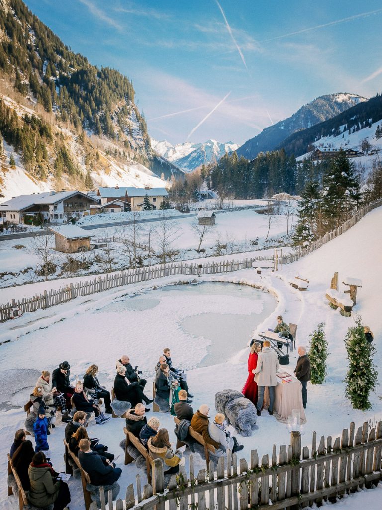 Standesamtliche Winterhochzeit - Chaletdorf Auszeit